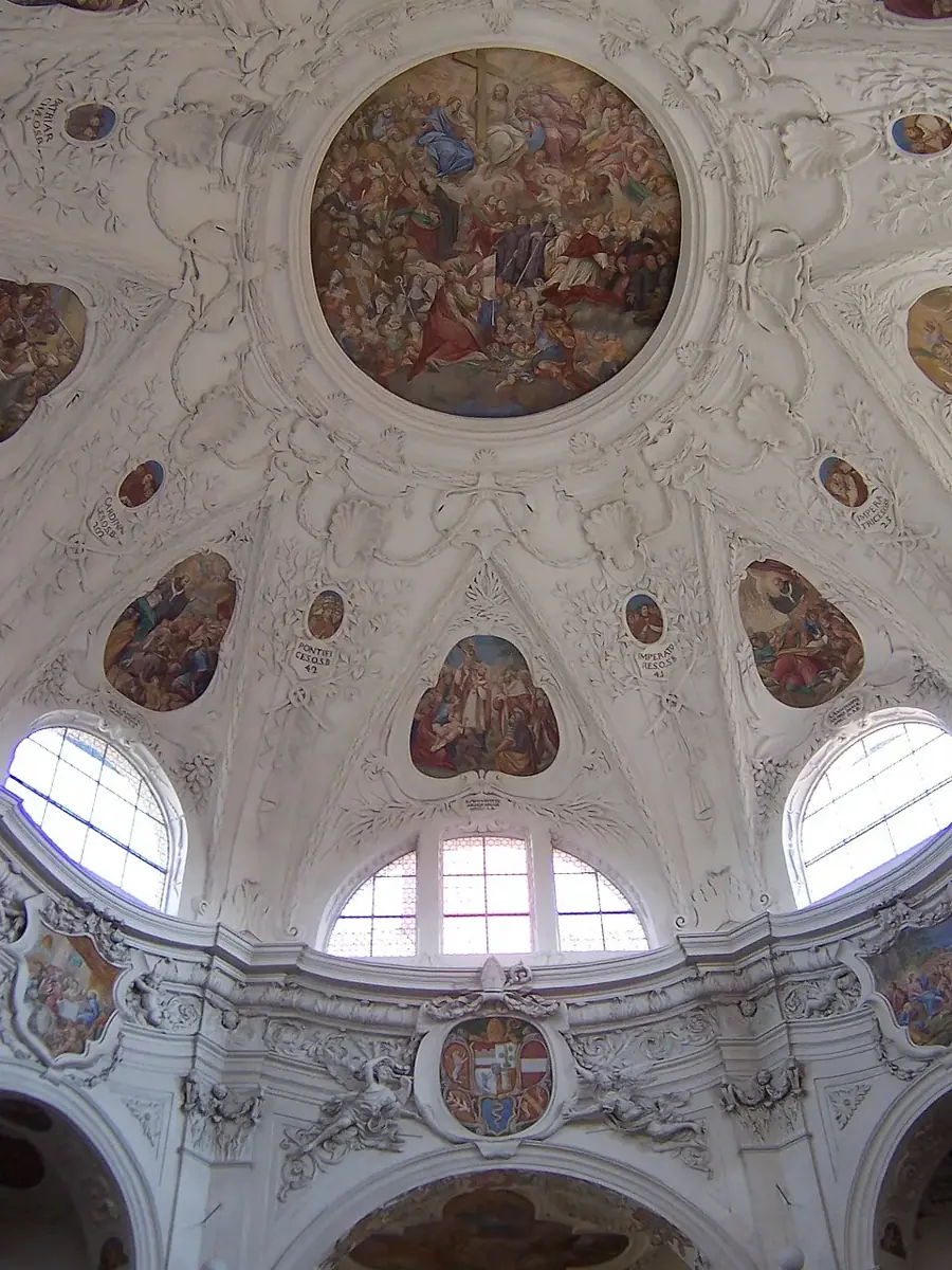 Fresken in der Kuppel der Klosterkirche Muri
