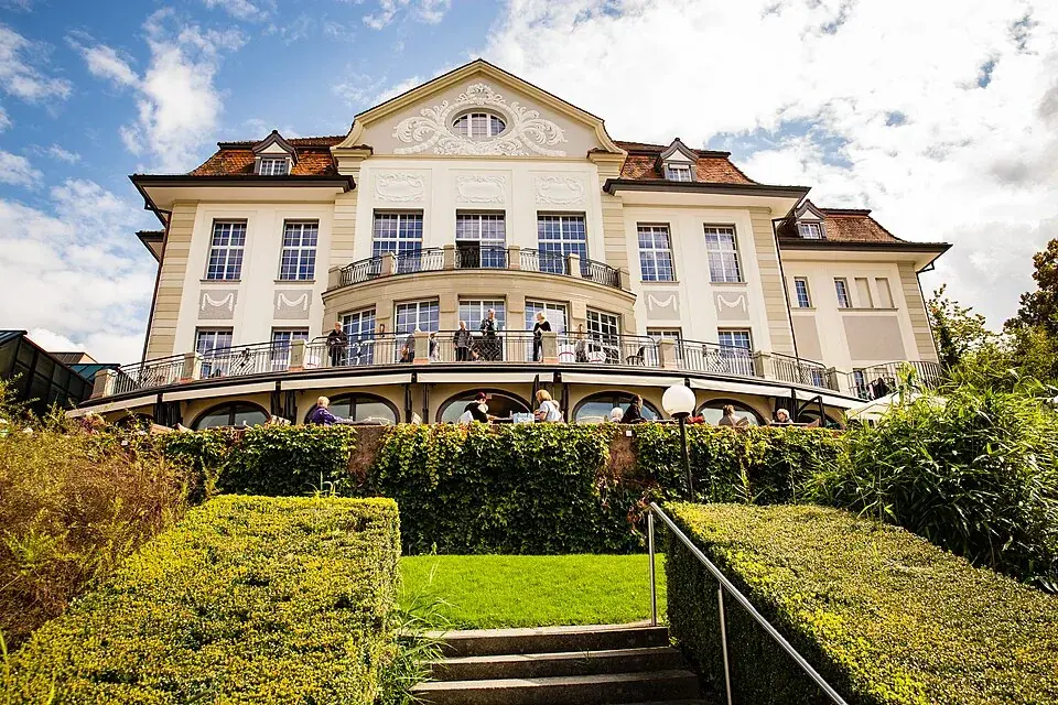 Seeseite des Theater Casino Zug